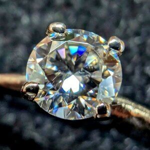 10K White Gold 1.17G Moissanite 0.5Ct Ring (~Size 7)